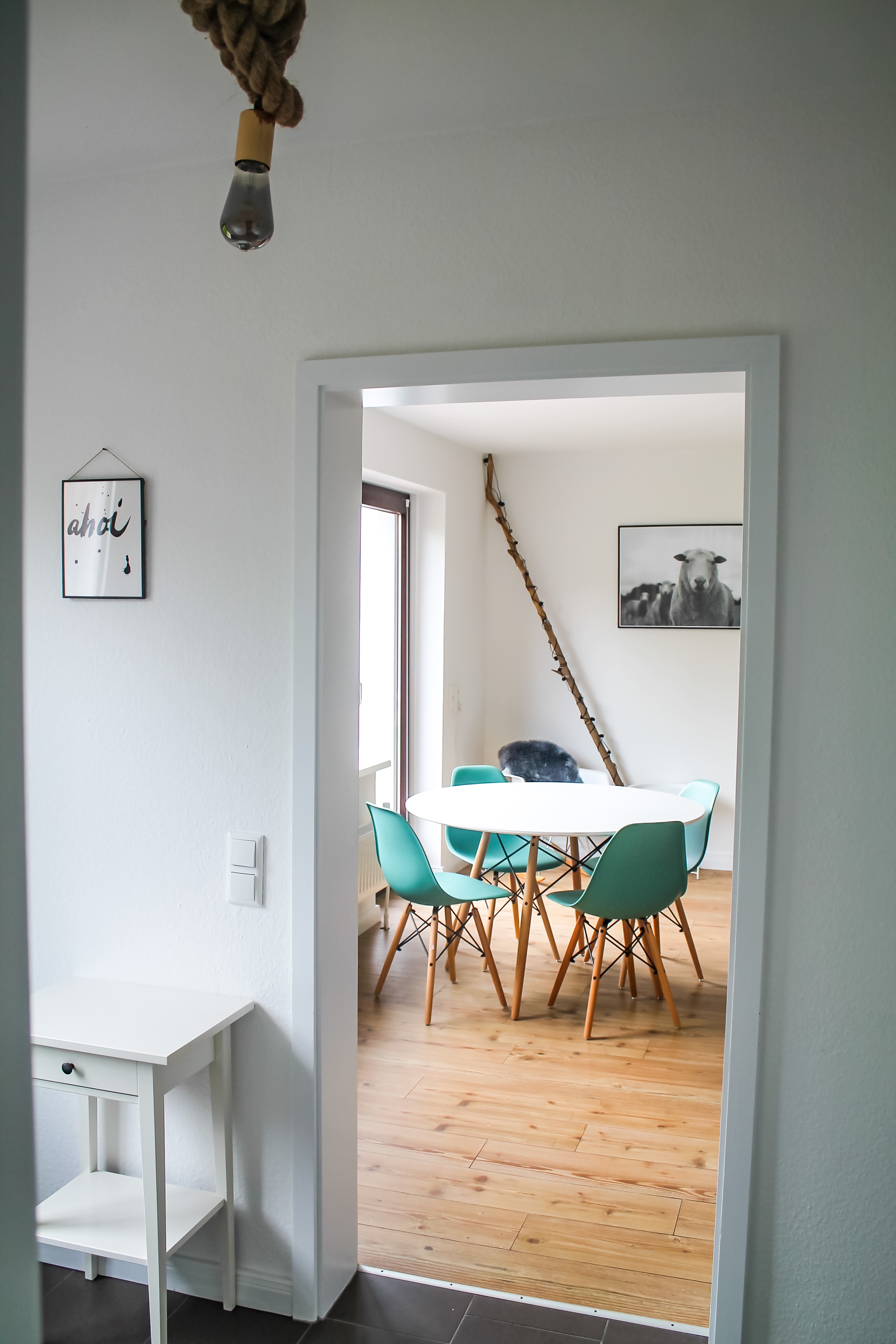 Foto Flur mit Blick ins Wohnzimmer